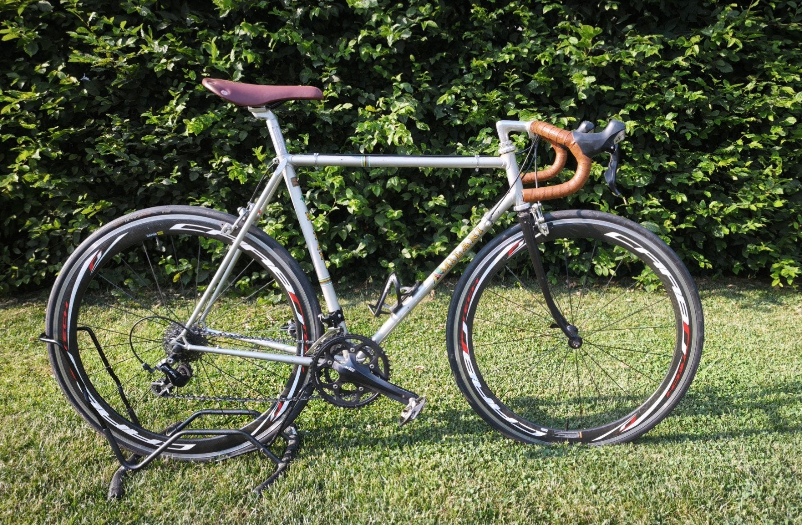 Gino Milani Néo-rétro style Wilier Superleggera, Enlèvement, Carbone