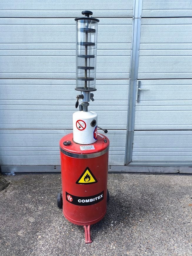 oude benzinepomp  2taktpomp BEREILA, Enlèvement, Utilisé