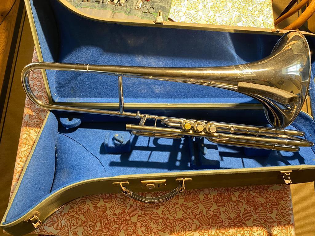 Trombone de marche, Musique & Instruments, Instruments à vent | Trombones, Enlèvement, Utilisé, Ténor, Avec valise