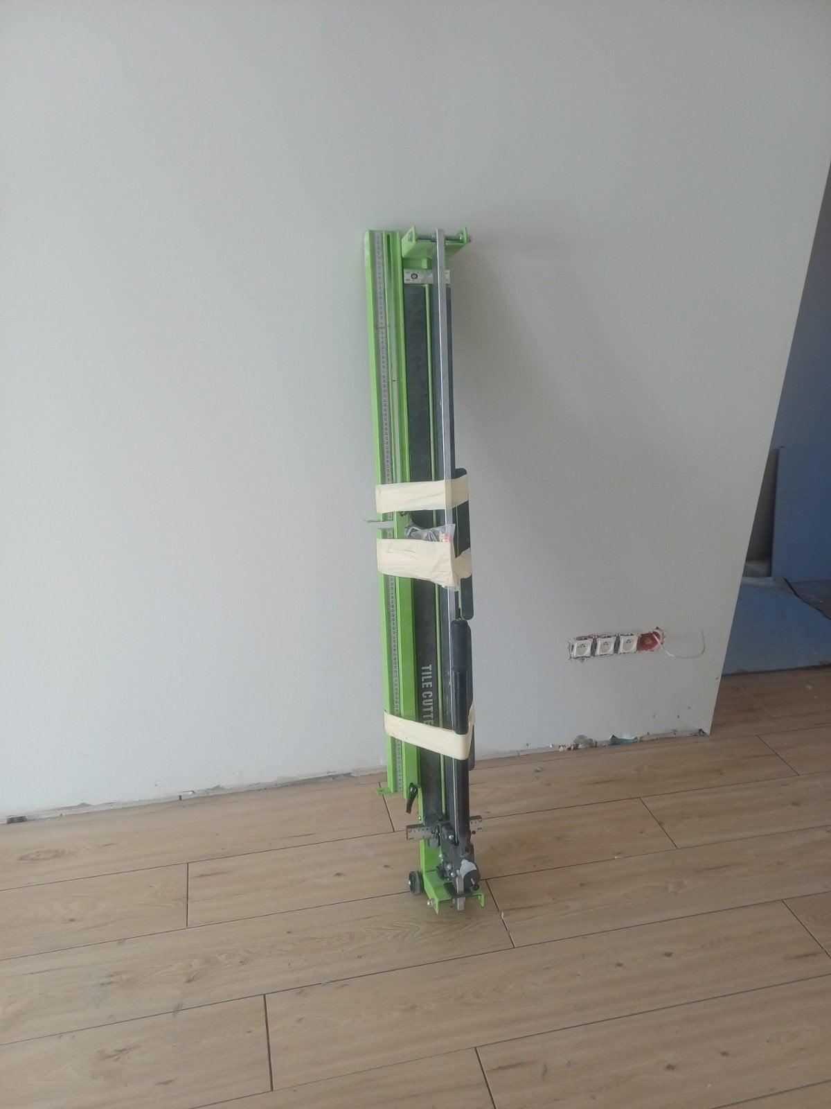 tegelsnijder, Enlèvement, Comme neuf, 50 à 150 cm