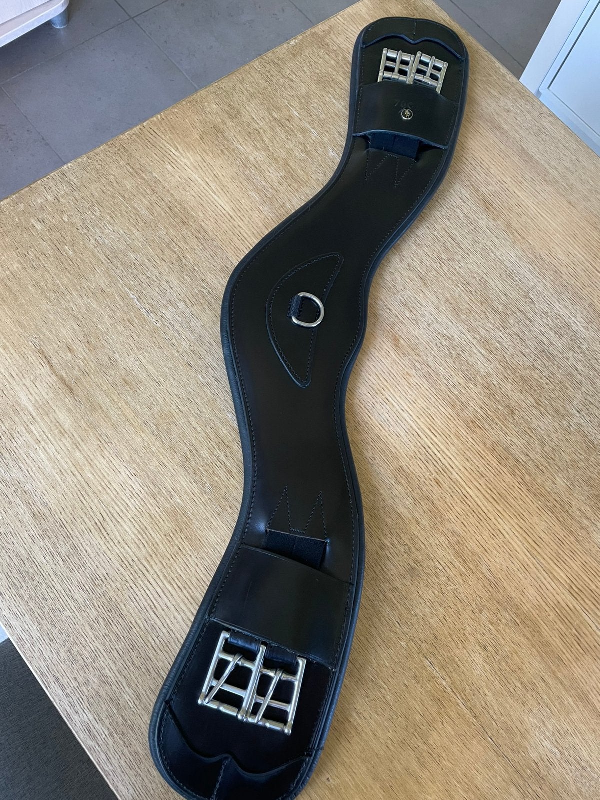 BR Newbury anatomische gevormde dressuursingel, Ophalen, Zo goed als nieuw