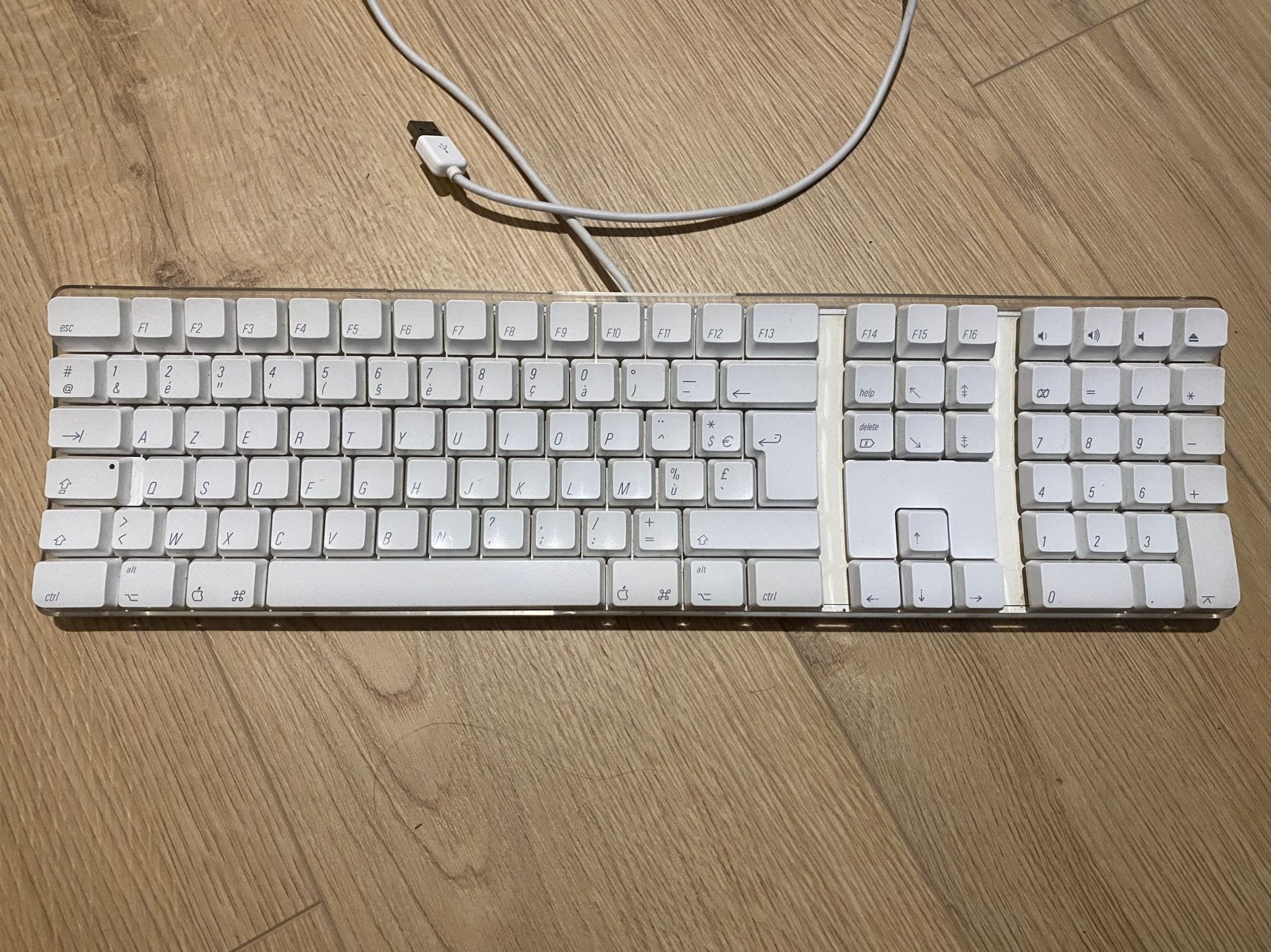 Clavier Apple vintage A1048, Computers en Software, Ophalen, Gebruikt, Azerty, Numeriek gedeelte