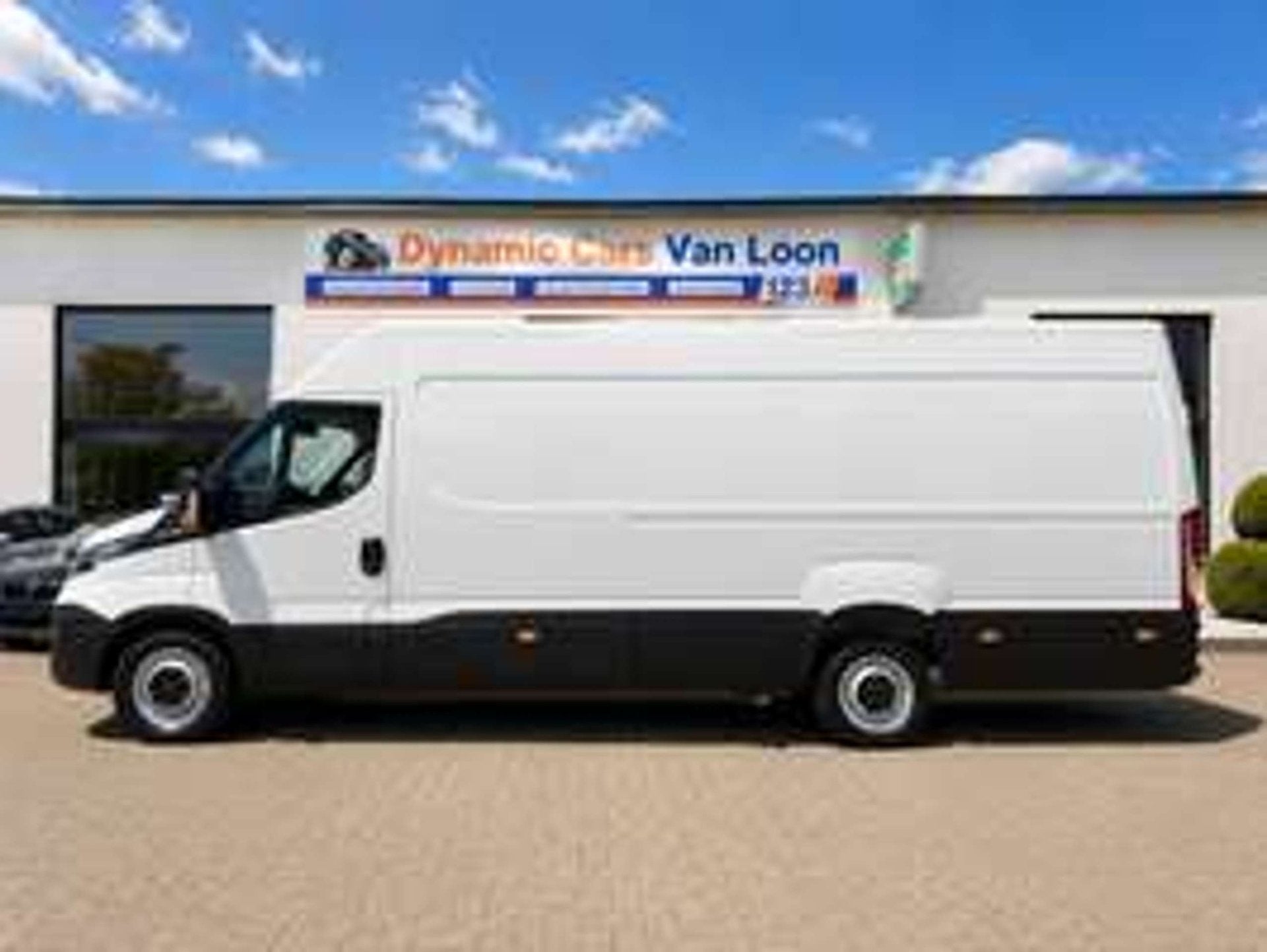 Iveco Daily 2.3D 180Pk Hi-Matic Automaat L4H2 Camera, Airco,, Auto's, Automaat, Dealer onderhouden, Stof, Gebruikt