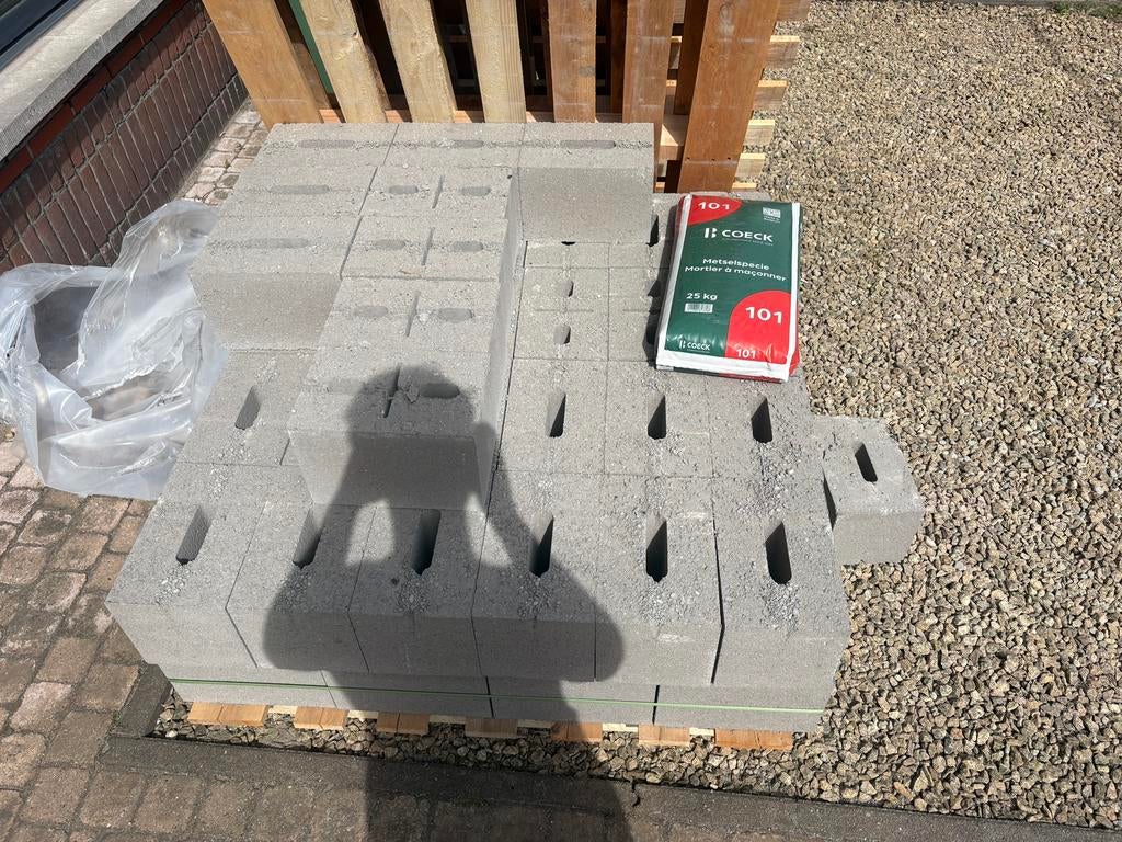 Volle Betonblokken 57 stuks, Doe-het-zelf en Bouw, Metselstenen, Ophalen, Zo goed als nieuw