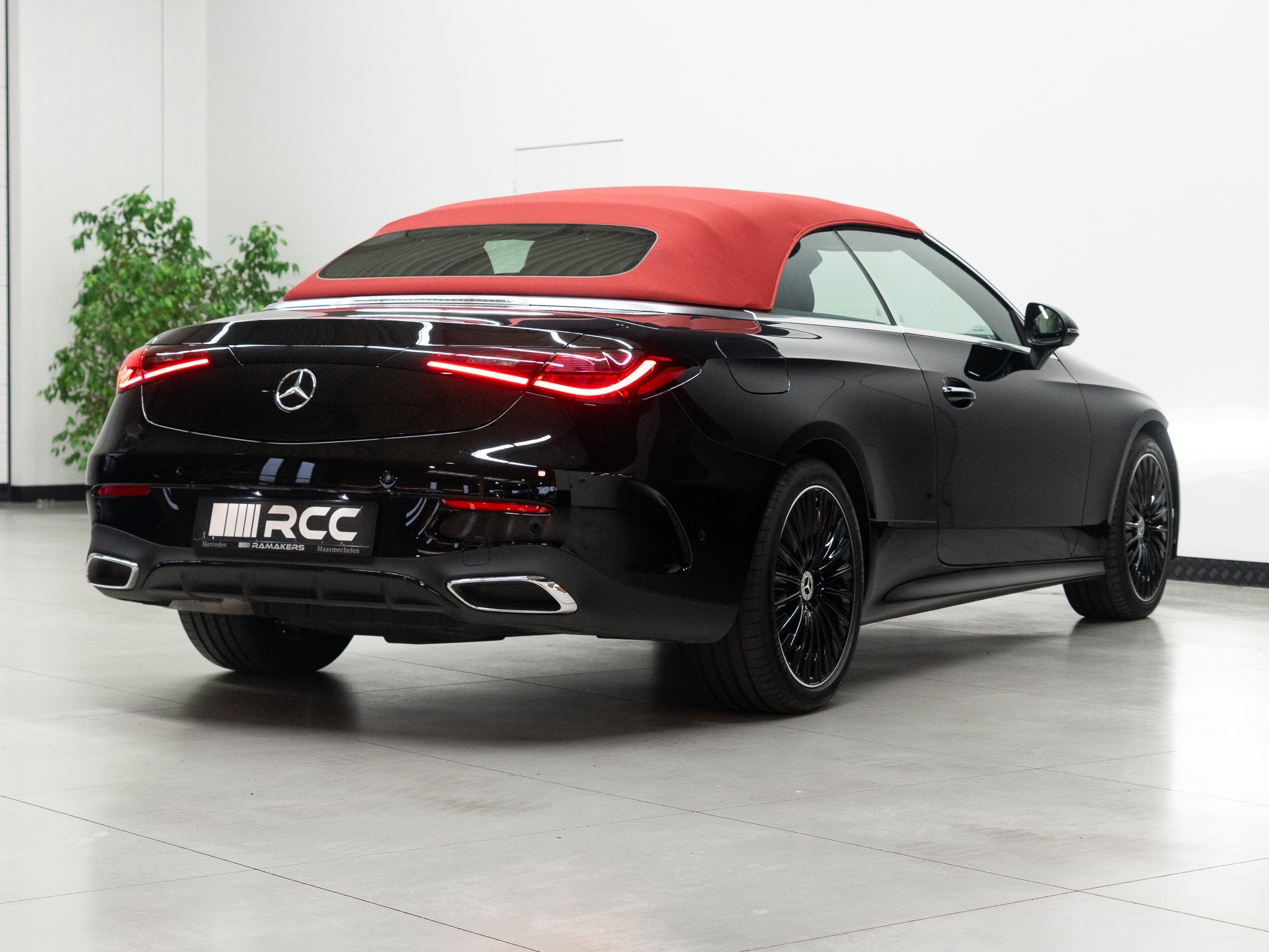 Mercedes-Benz CLE 200 CABRIO AMG Night Standverwarming Memor, Autos, Achat, Entreprise, Cabriolet, Carnet d'entretien
