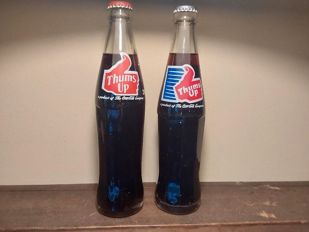 Coca Cola Company Thumps Up Cola 2 stuks, Verzamelen, Ophalen of Verzenden, Zo goed als nieuw