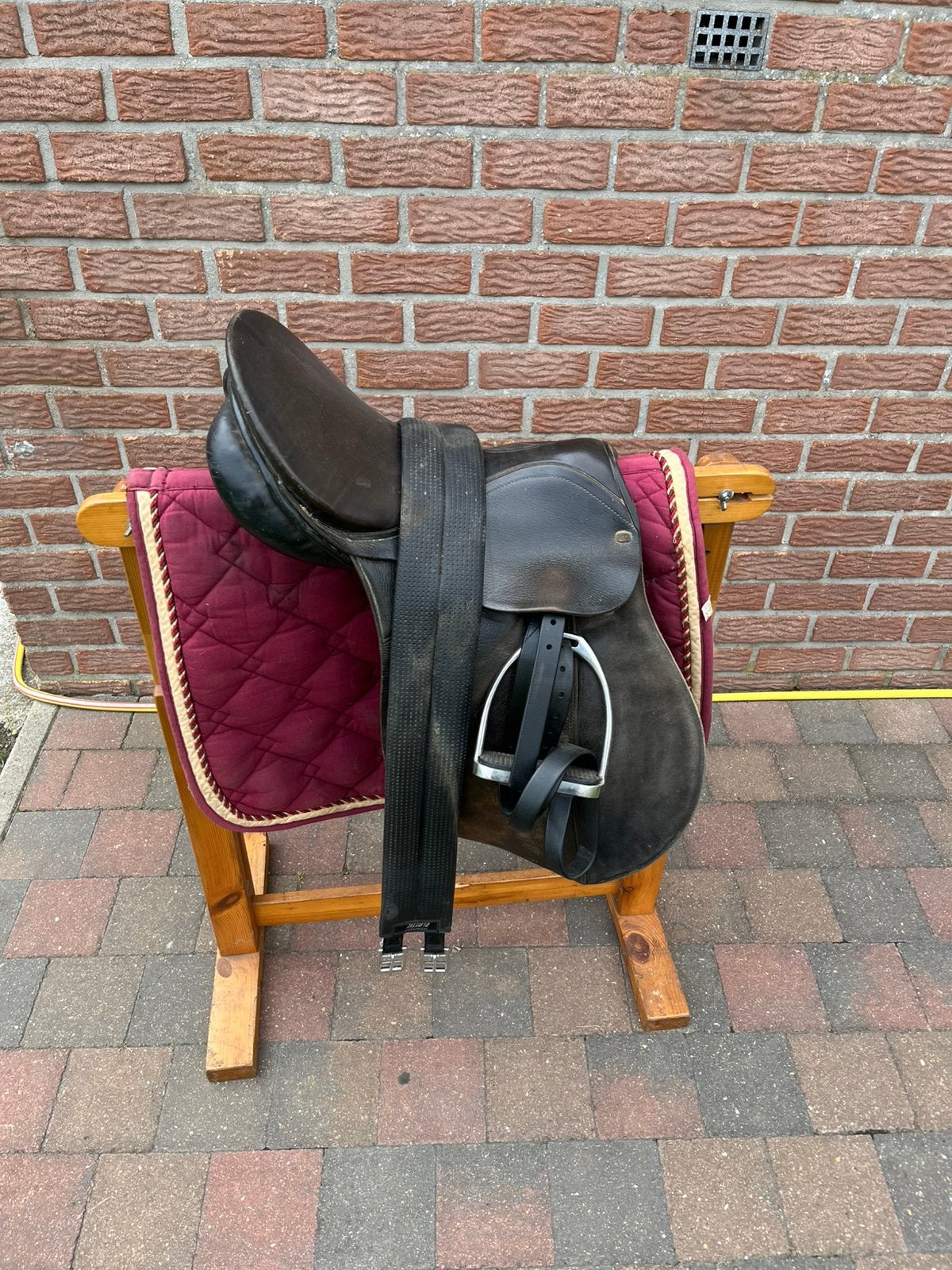 2 zadels te koop samen of apart, Dieren en Toebehoren, Paarden en Pony's | Zadels, Ophalen, Zo goed als nieuw