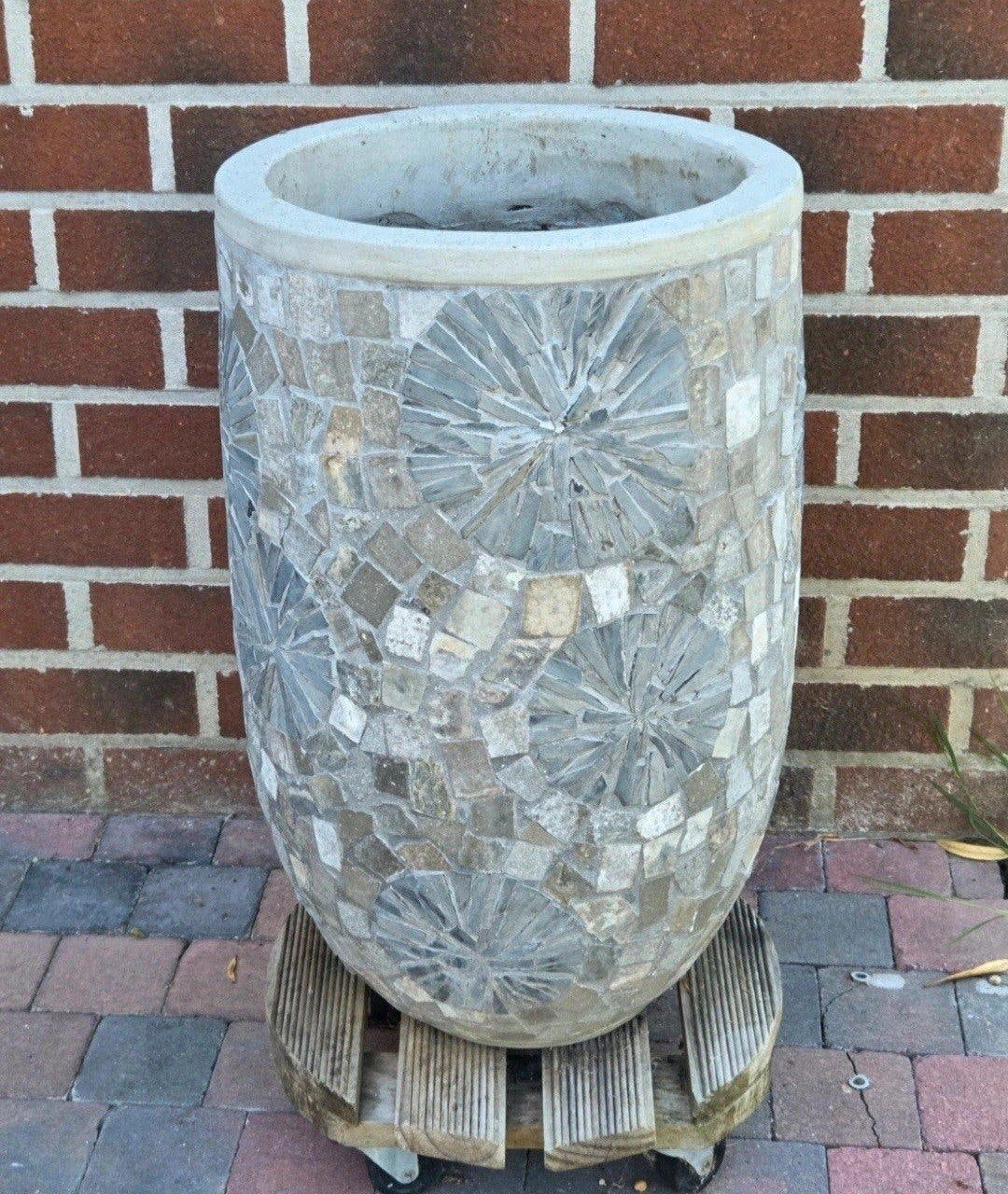 Grand pot en mosaïque, Enlèvement, Jardin