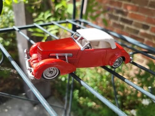 Modèles de boîtes d'allumettes d'antan Y-18 — 1937 Cord 812, Enlèvement, Matchbox