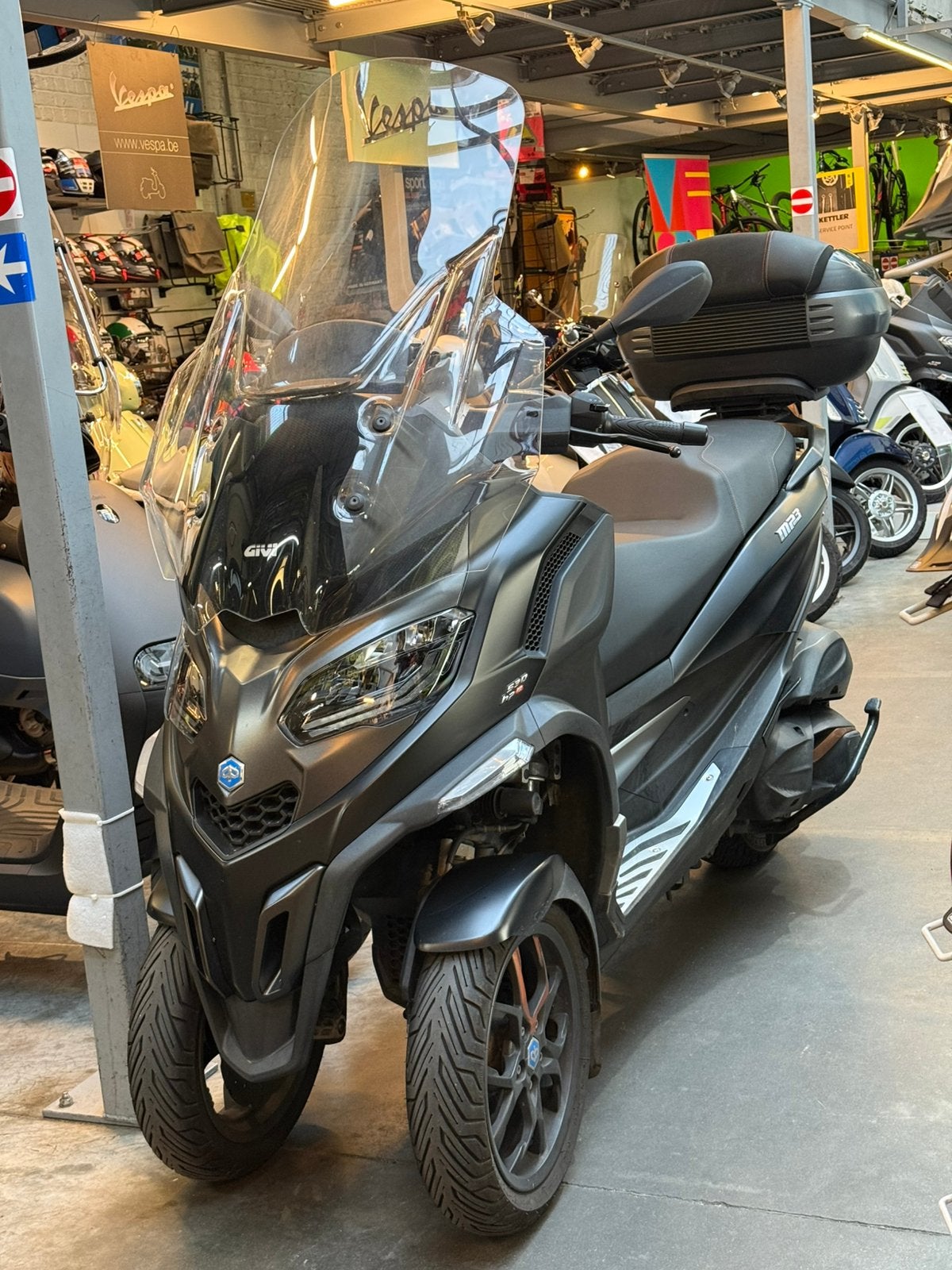Piaggio mp3 530 exclusive noir mat 9800km garantie 2 ans, Entreprise, Occasion, Scooter