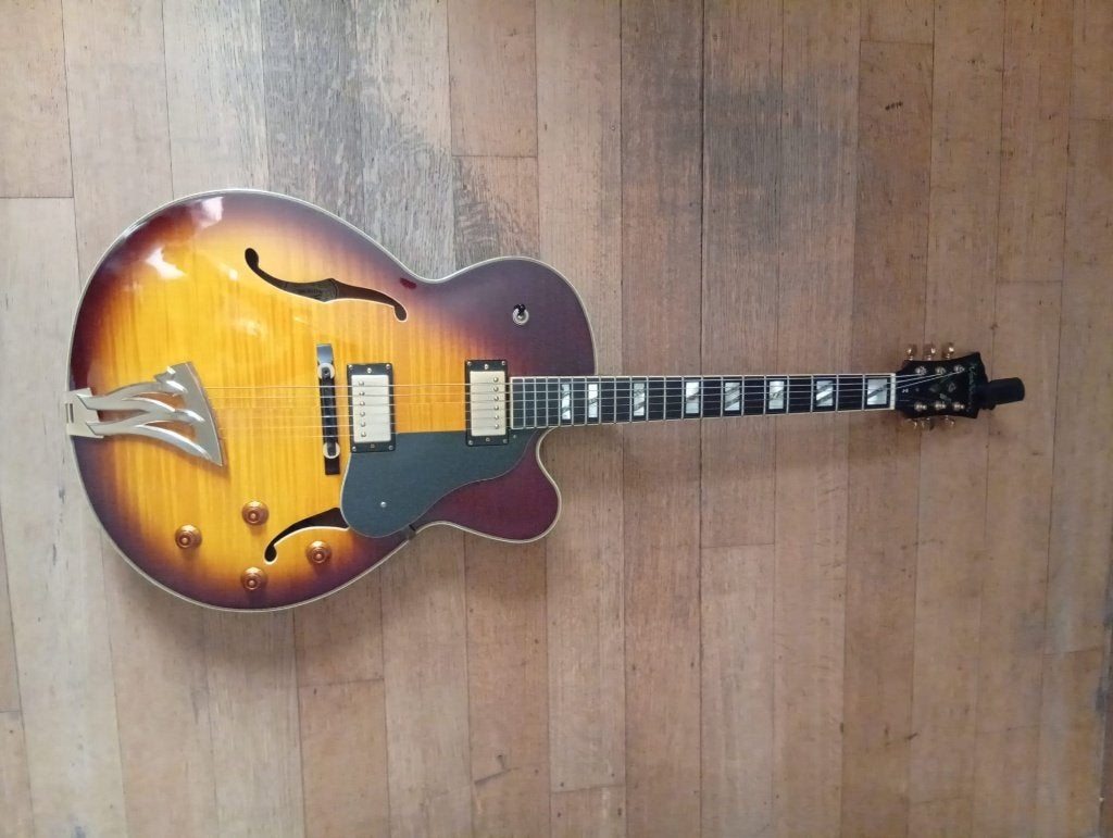 JAZZ GITAAR WASHBURN SUNBURST, Muziek en Instrumenten, Ophalen, Zo goed als nieuw, Hollow body, Overige merken