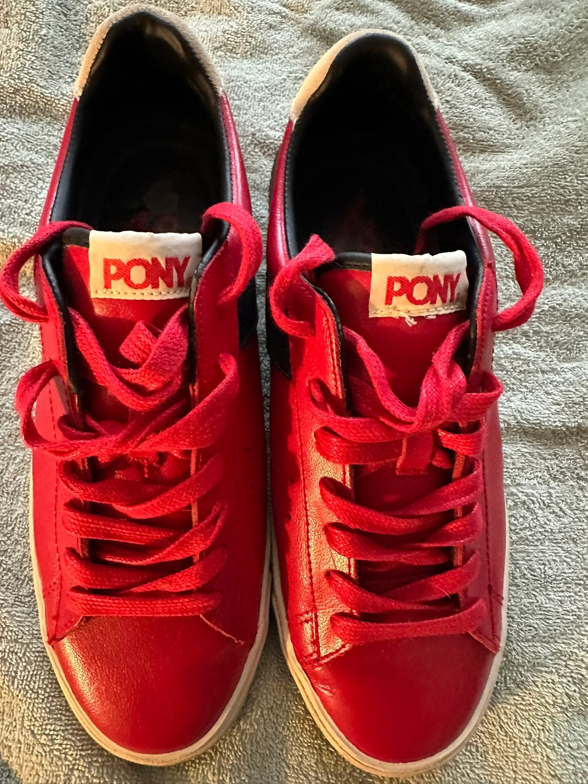Exclusieve rode sneakers Pony in perfecte staat, Ophalen of Verzenden, Zo goed als nieuw, Sneakers