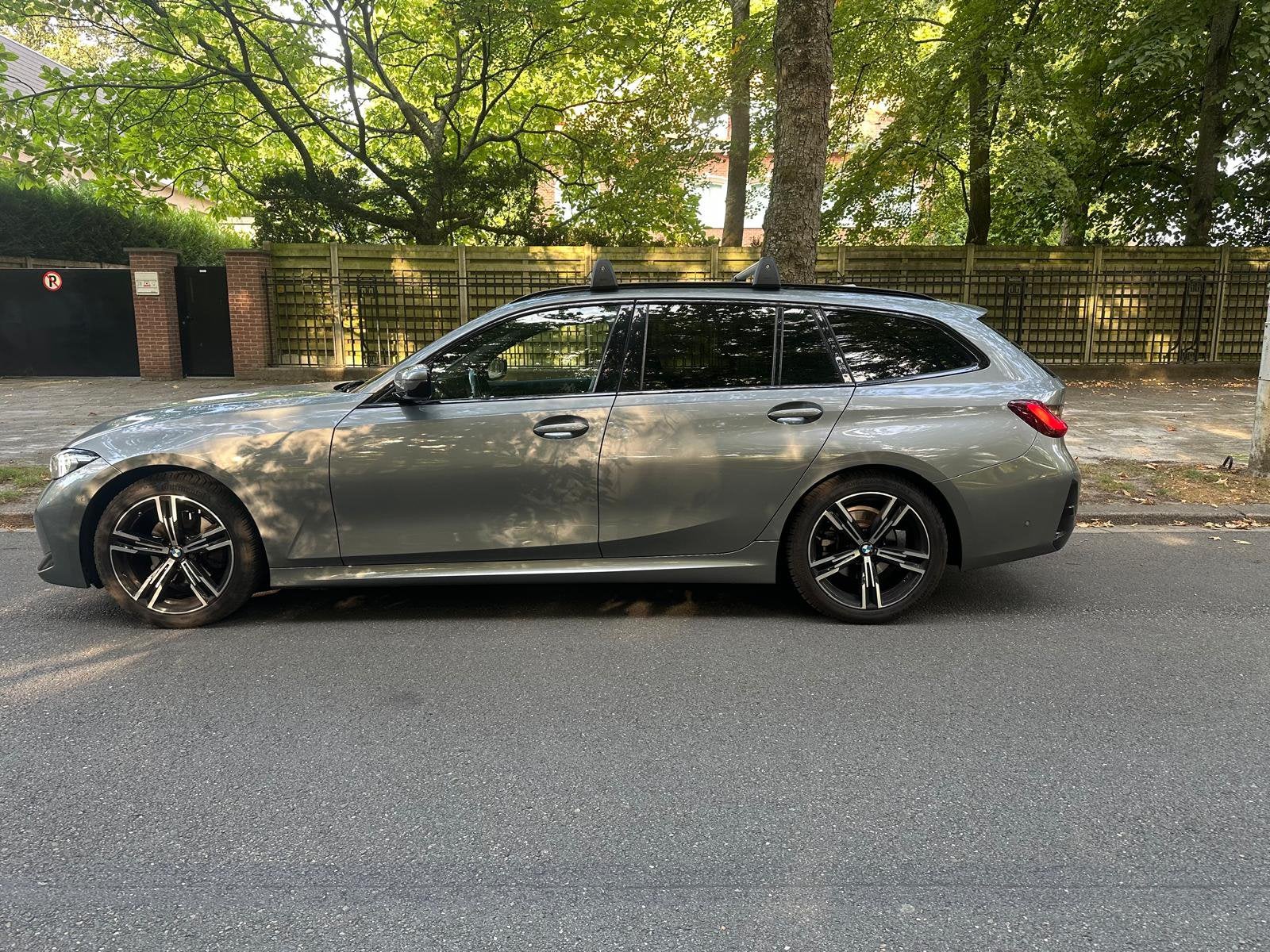 BMW 320 52.000KM BJ2022 AUTOMAAT NAVI LEER CAMERA 190PK FULL, Auto's, Testrit aan huis, Euro 6, 4 cilinders, 2000 kg