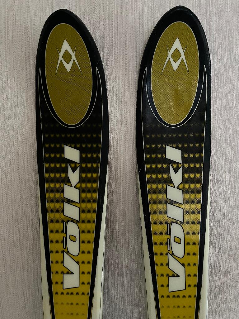 Ski VOLKL, Sports & Fitness, Ski & Ski de fond, 160 à 180 cm, Autres marques, Skis, Enlèvement