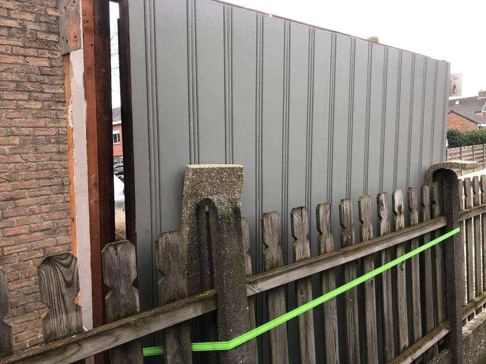 Garagepoort in tropisch hardhout, Ophalen