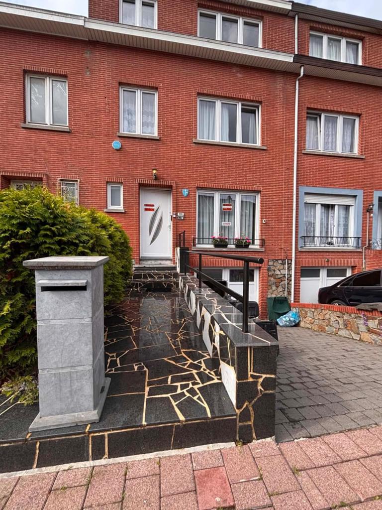 Belle maison a vendre code postale 1600