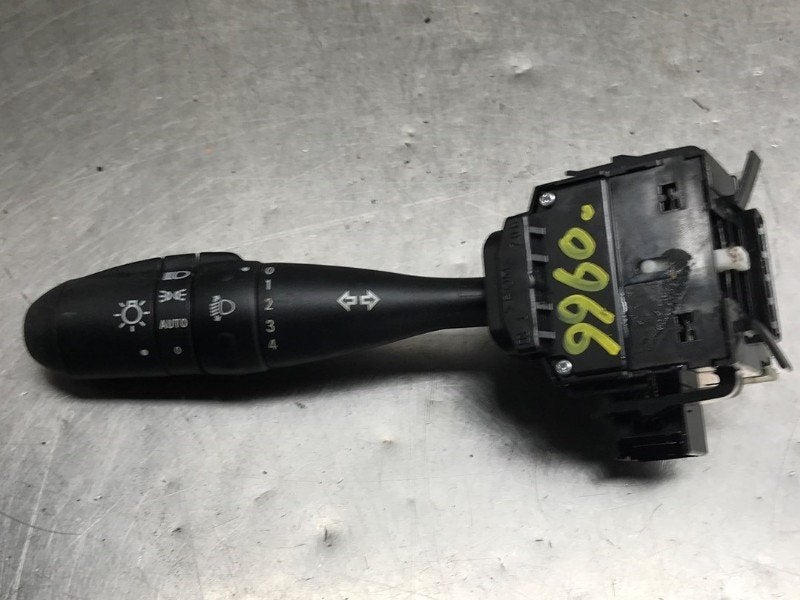 LICHTSCHAKELAAR Mitsubishi Colt (Z2 / Z3) (|Z272652680|), Gebruikt, Mitsubishi