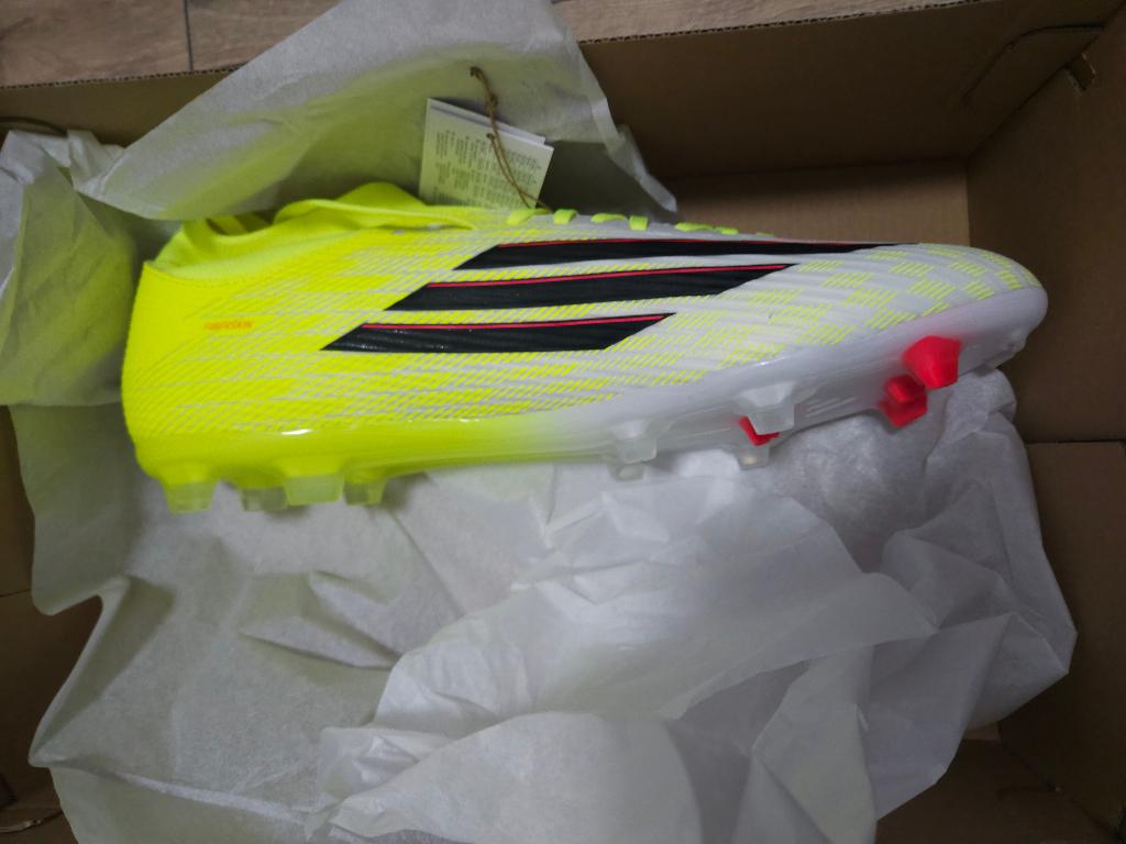 Adidas performance F50 schoenplaatjes, Sport en Fitness, Voetbal, Ophalen, Nieuw, Schoenen