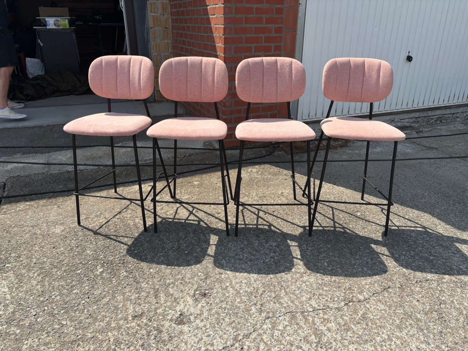 Set roze barstoelen, Avec repose-pieds, 4 tabourets, Enlèvement, Utilisé