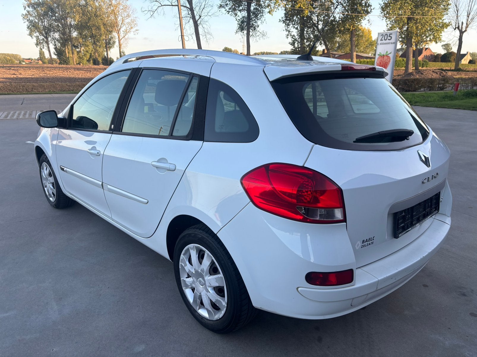 RENAULT CLIO 20TH —1.5 dCi — NAVI—AIRCO — 1ER PROPRIÉTAIRE, Autos, Euro 5, Achat, Entreprise, https://public.car-pass.be/vhr/c582cd59-7ed2-42f8-9a50-008c1b7225a8