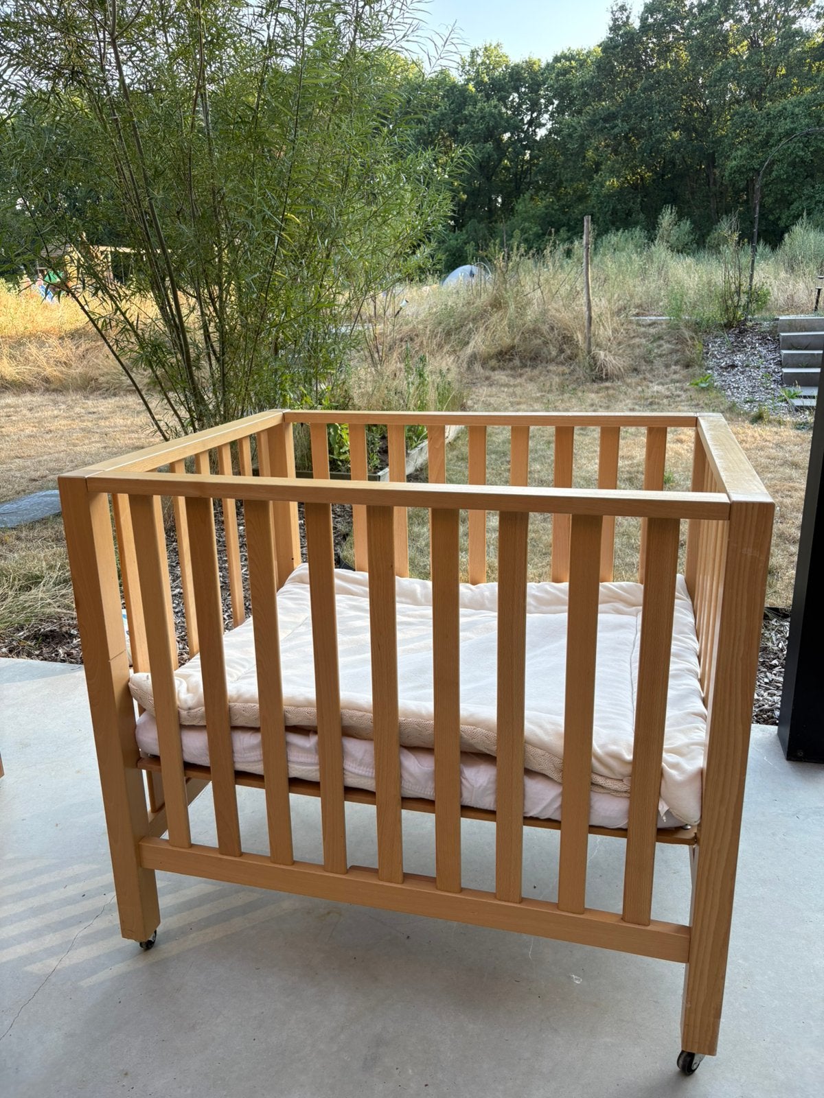 Babybox / babypark met wieltjes, Ophalen, Zo goed als nieuw, Wieltjes