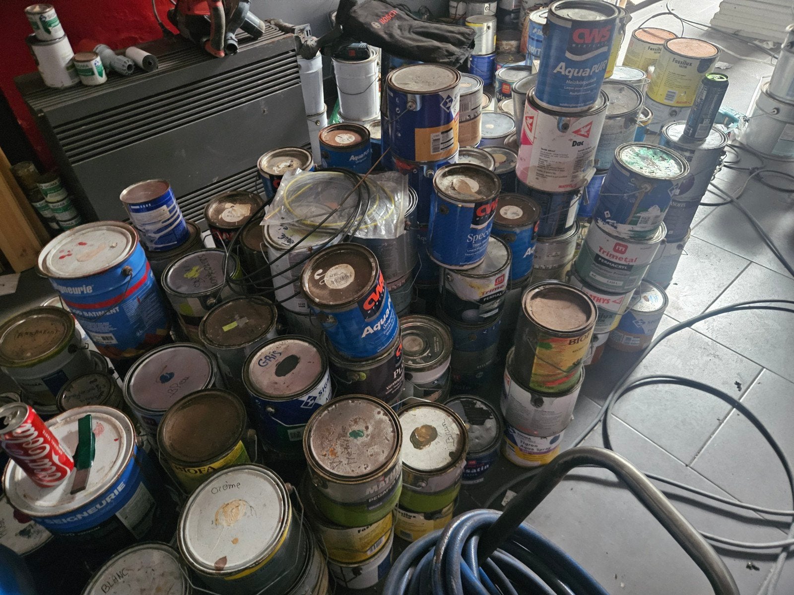 lot de peinture, Neuf, Moins de 5 litres, Jaune, Enlèvement