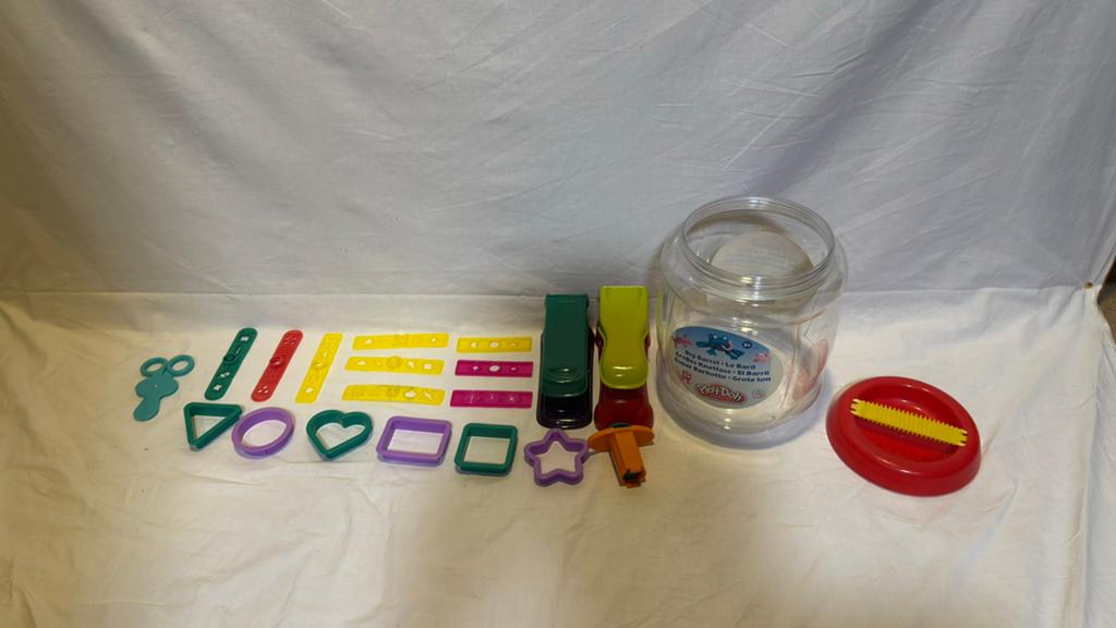 Play-Doh Grote Ton Met Klei Attributen Zonder De Klei!, Ophalen of Verzenden, Zo goed als nieuw, Knutselen