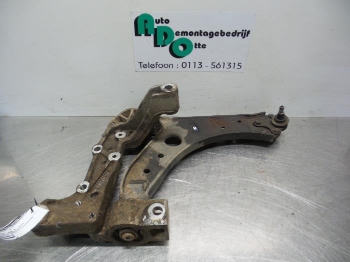 Draagarm rechts-voor van een Volkswagen Golf (Golf 04-), Gebruikt, -, Volkswagen, -