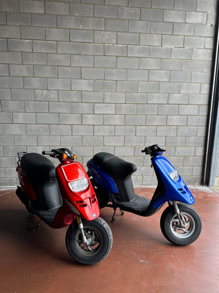 2x piaggio typhoon 50cc, Fietsen en Brommers, Scooters | Piaggio, Zo goed als nieuw, Overige modellen, Klasse B (45 km/u), Tweetakt