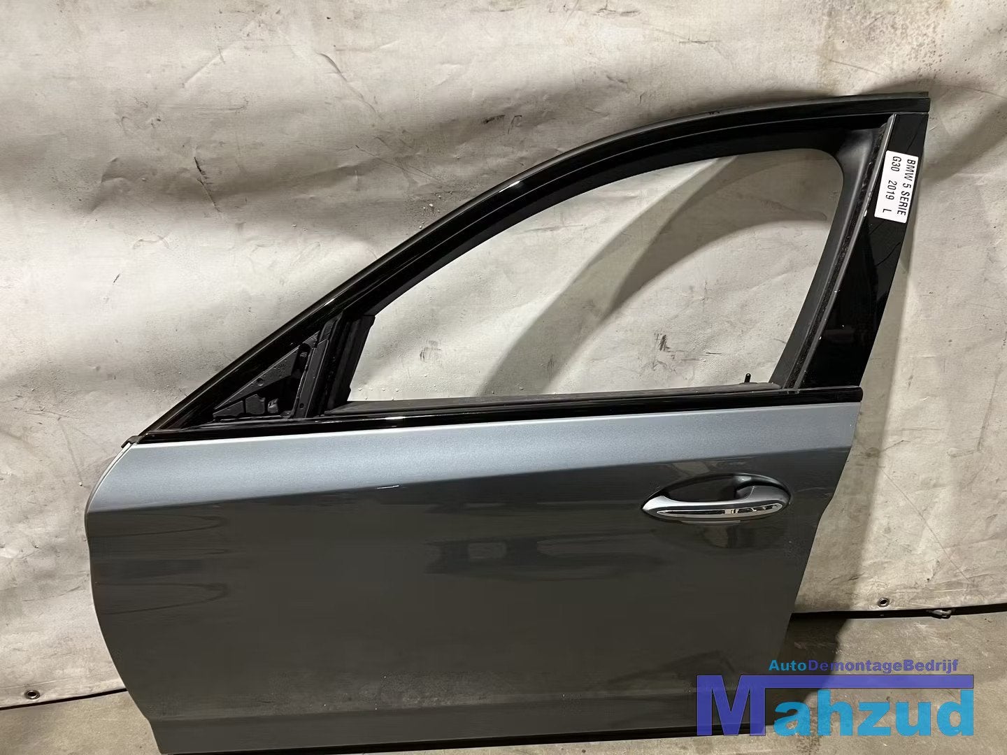 BMW 5 SERIE G30 SEDAN Grijs Links voor deur portier 2016+, Auto-onderdelen, Petuelring 130
80788  Munich, DE, Gebruikt, Deur, Info@bmw.de