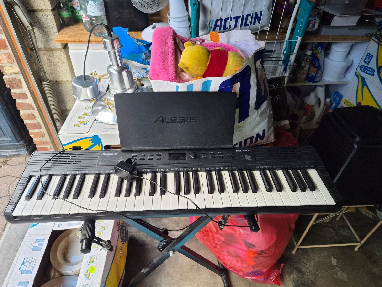 synthétiseur avec pied, Musique & Instruments, Enlèvement, Comme neuf, Avec pied