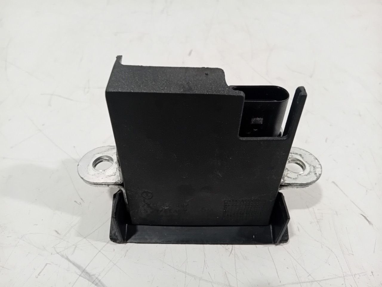 Slot mechaniek kofferdeksel achterklep elektrisch Volkswagen, Onderdelen@venauto.nl, Van der Ven Autorecycling B.V., Gebruikt