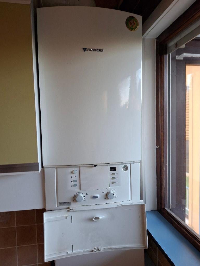 condensatieketel + kamerthermostaat + boiler, Ophalen, Aardgas, Boiler, Zo goed als nieuw