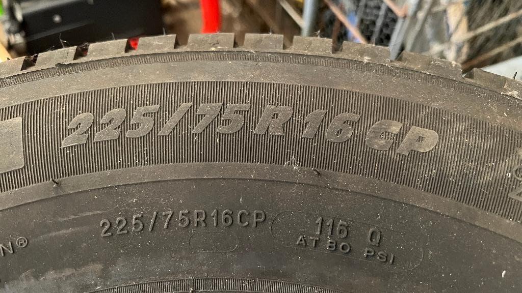 Michelin 255/75 - 16 - 4 stuks, Auto-onderdelen, Banden en Velgen, Ophalen, 16 inch, Band(en), Bestelwagen