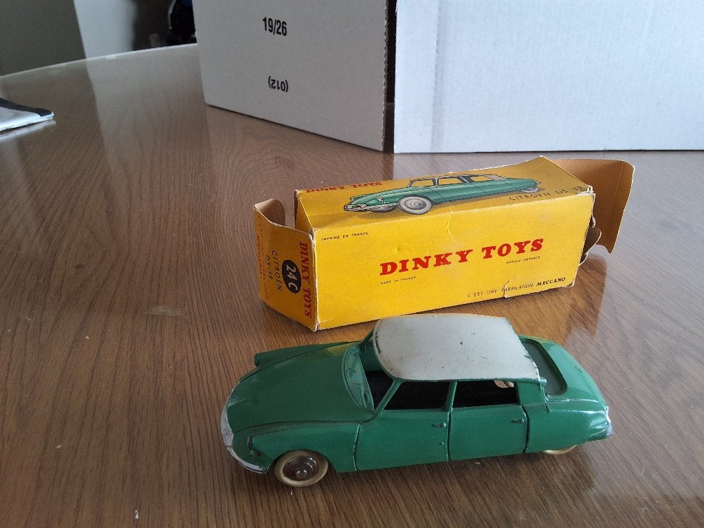dinky-toys 24C citroen DS-19, Ophalen of Verzenden, Gebruikt, Auto, Dinky Toys