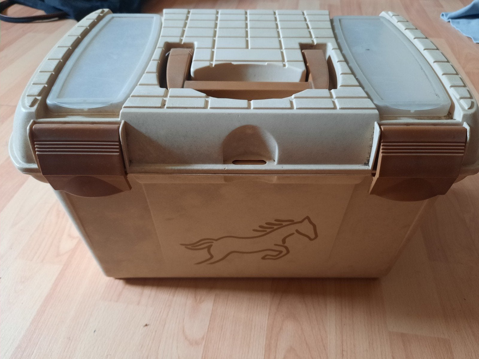 beige poetskoffer/ bak met borstels, Overige merken, Ophalen of Verzenden, Gebruikt, Verzorgingsset