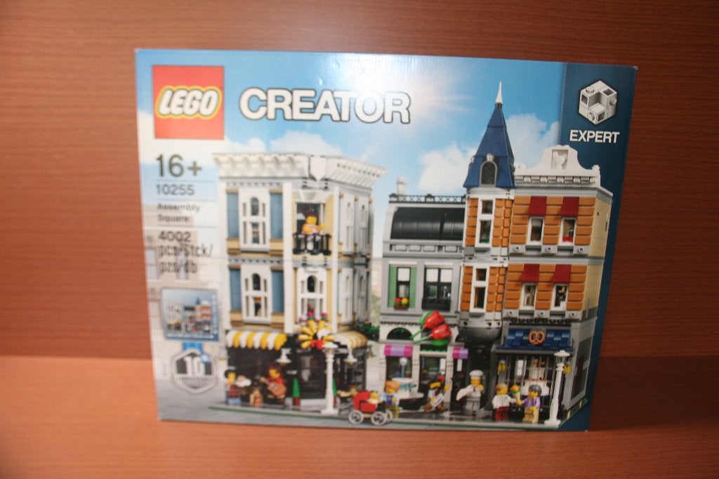 LEGO Sealed 10255 Assembly Square, Neuf, Lego, Ensemble complet, Friends
