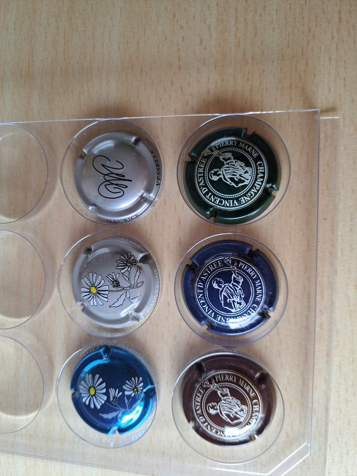 Capsules de champagne, Envoi