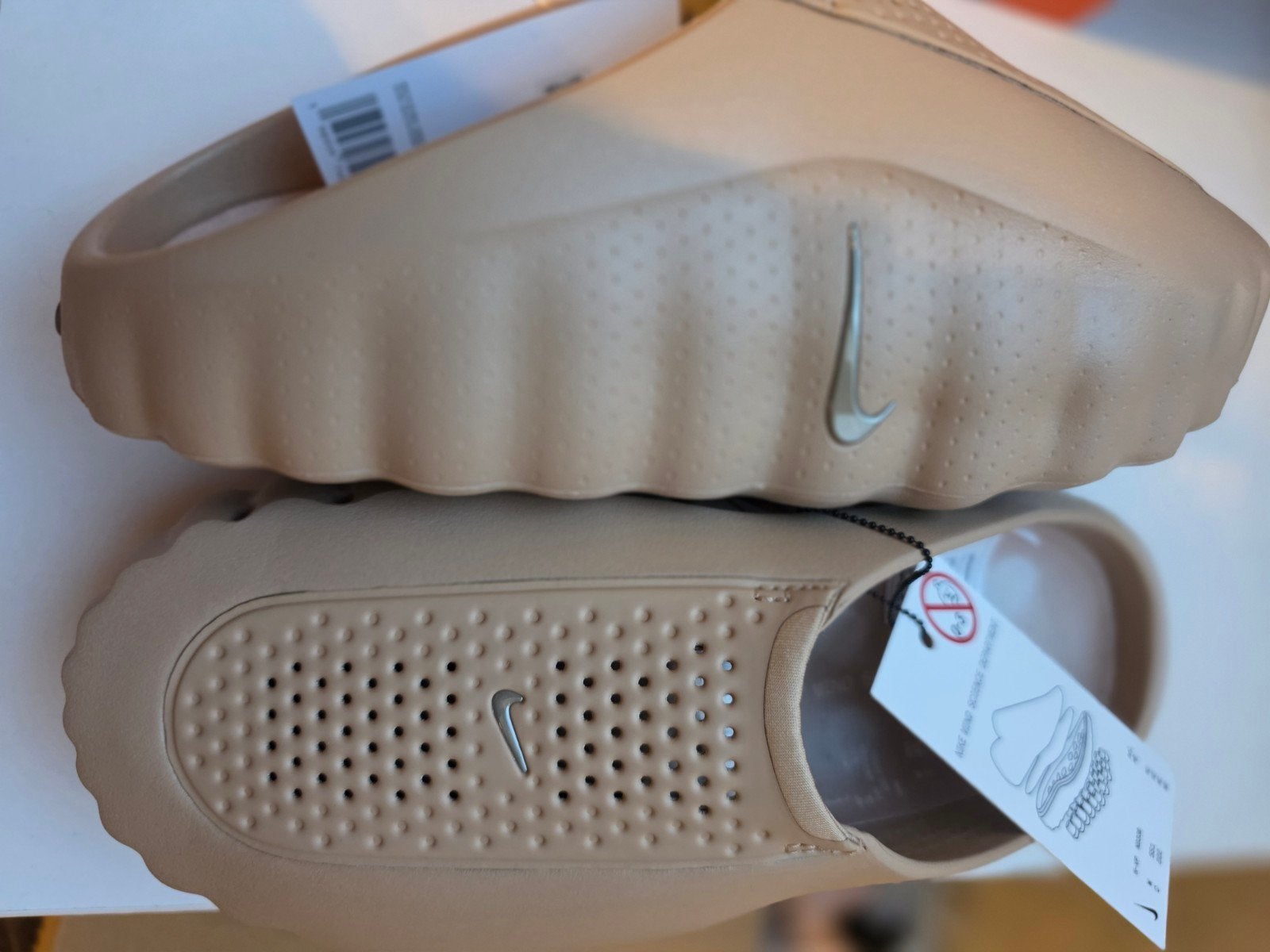 toboggans Nike Mind, Neuf, Enlèvement ou Envoi, Nike, Brun