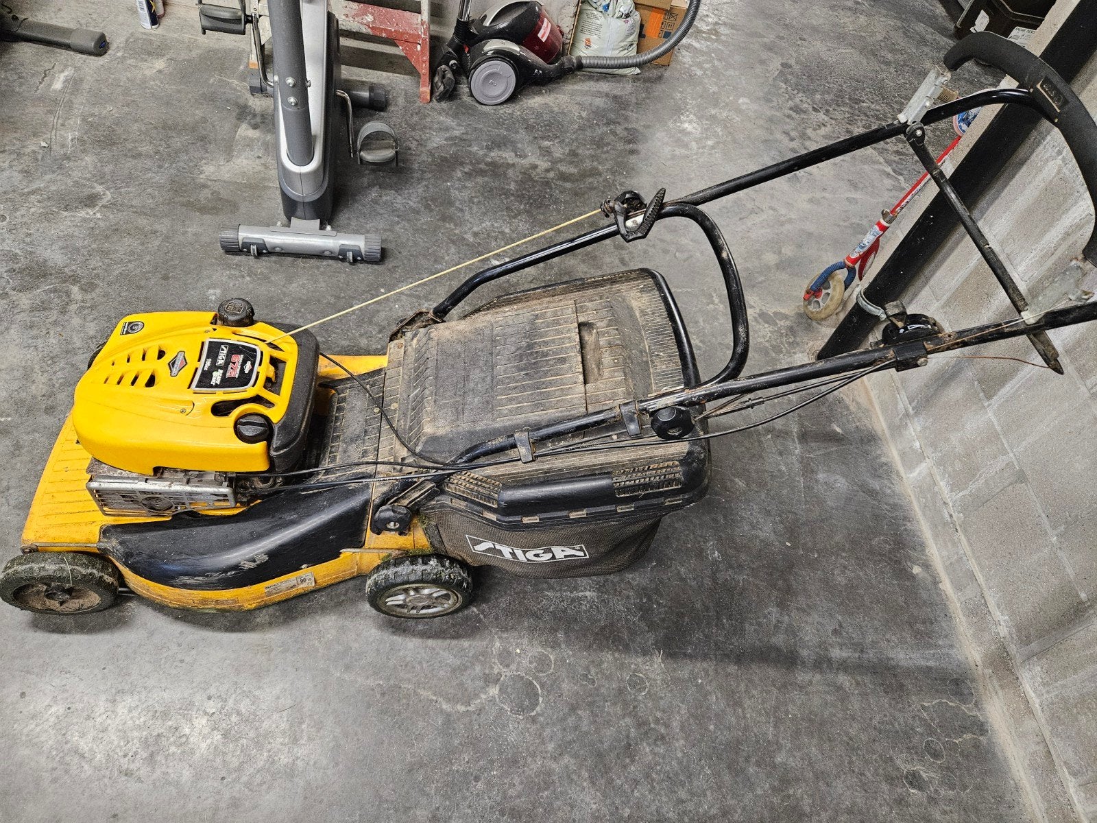 Stiga TU 504 TR / briggs & stratton 675 motor, 40 à 49 cm, Enlèvement, Utilisé, Stiga / briggs n stratton
