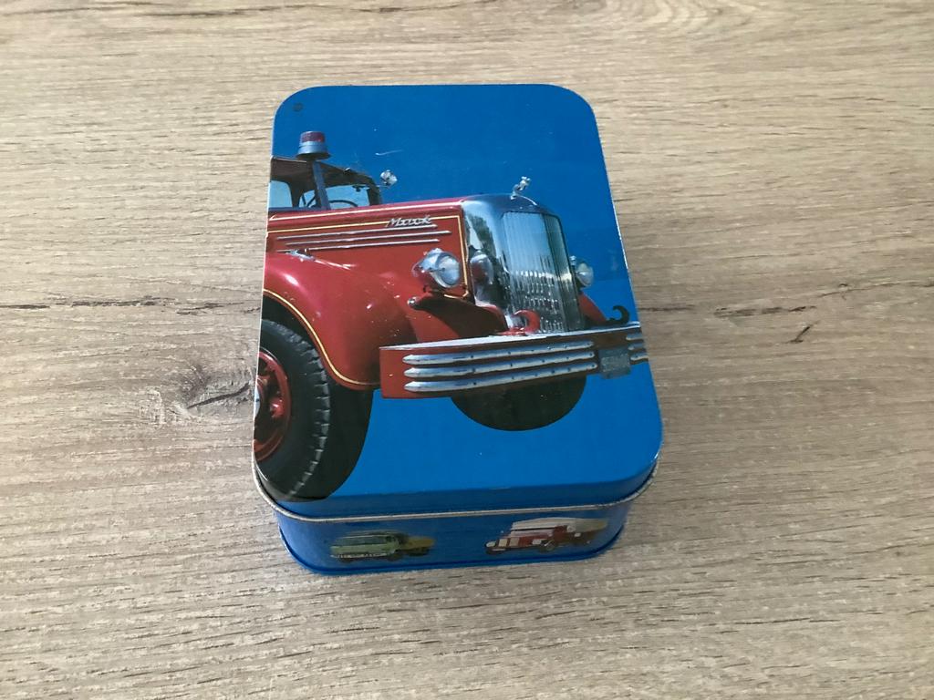 50 cartes à collectionner pour camions (2008), Collections, 1980 à nos jours, Enlèvement ou Envoi, Gravure, Comme neuf