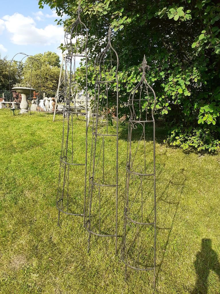 Set van drie smeedijzeren plantenklimmers, Ophalen, Nieuw