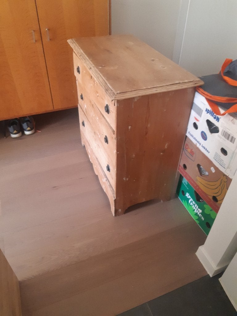 Ancienne Petite commode en pin, 3 ou 4 tiroirs, 25 à 50 cm, 100 à 150 cm, Enlèvement