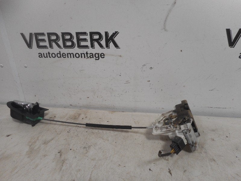 PORTIERSLOT RECHTS ACHTER Ford Mondeo II (96bgf26412cn), Gebruikt, Achter, Henry-Ford-Straße  1
50735  Köln, DE, Ford-Werke GmbH