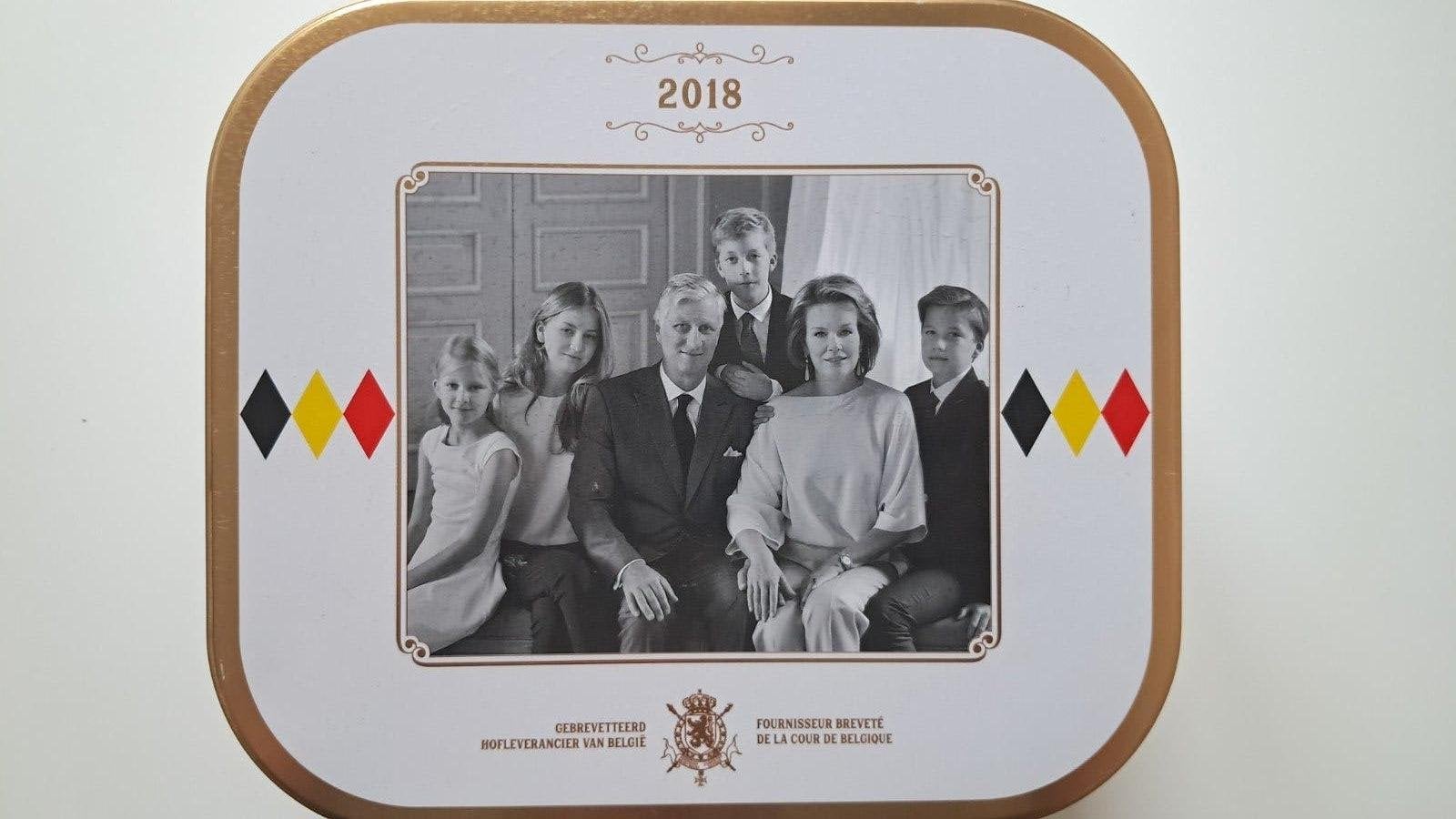 Blikken doos met koningshuis 2018, Ophalen