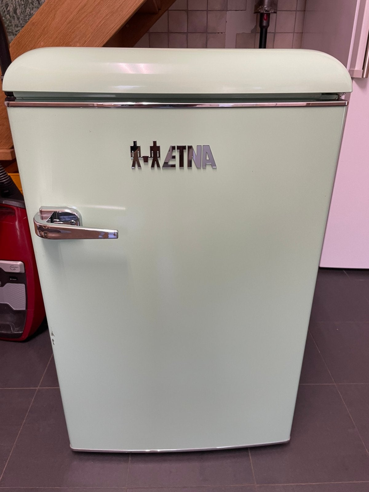 Koelkast ETNA groen tafelmodel, Elektronische apparatuur, 100 tot 150 liter, Energieklasse A of zuiniger, 45 tot 60 cm, Ophalen