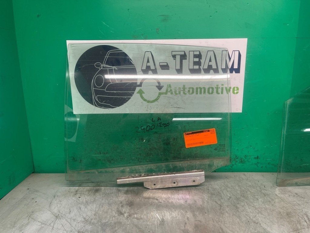PORTIERRUIT LINKS ACHTER Toyota Yaris II (P9), Gebruikt, Toyota