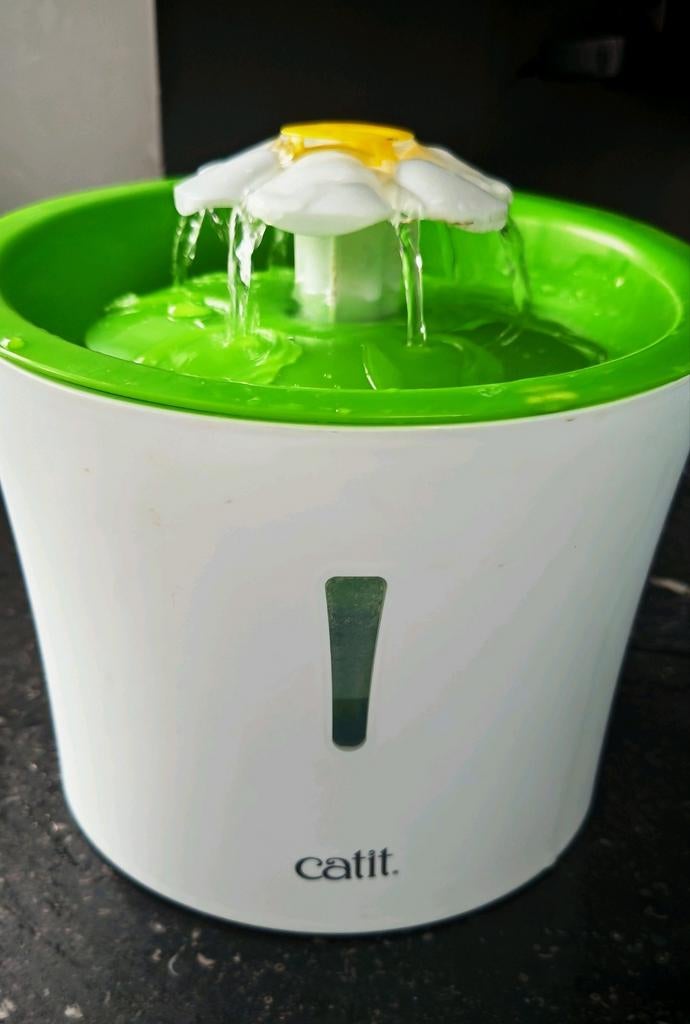 Fontaine eau chat Catit 3L, Animaux & Accessoires, Nourriture & Abreuvoirs pour chats, Enlèvement ou Envoi