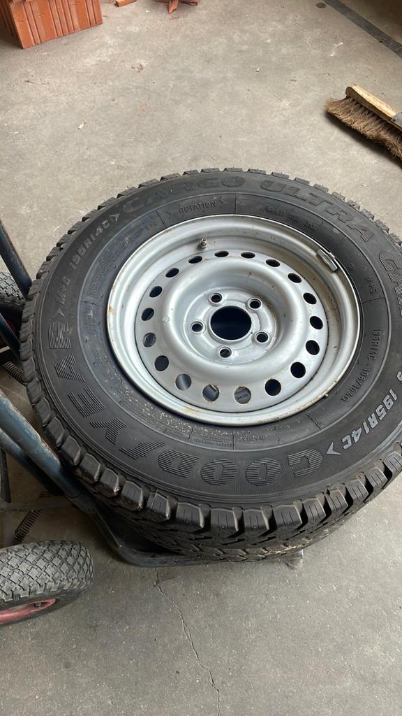 Twee aanhangwagen wielen 14 inch, Auto diversen, Aanhangwagen-onderdelen, Ophalen, Zo goed als nieuw