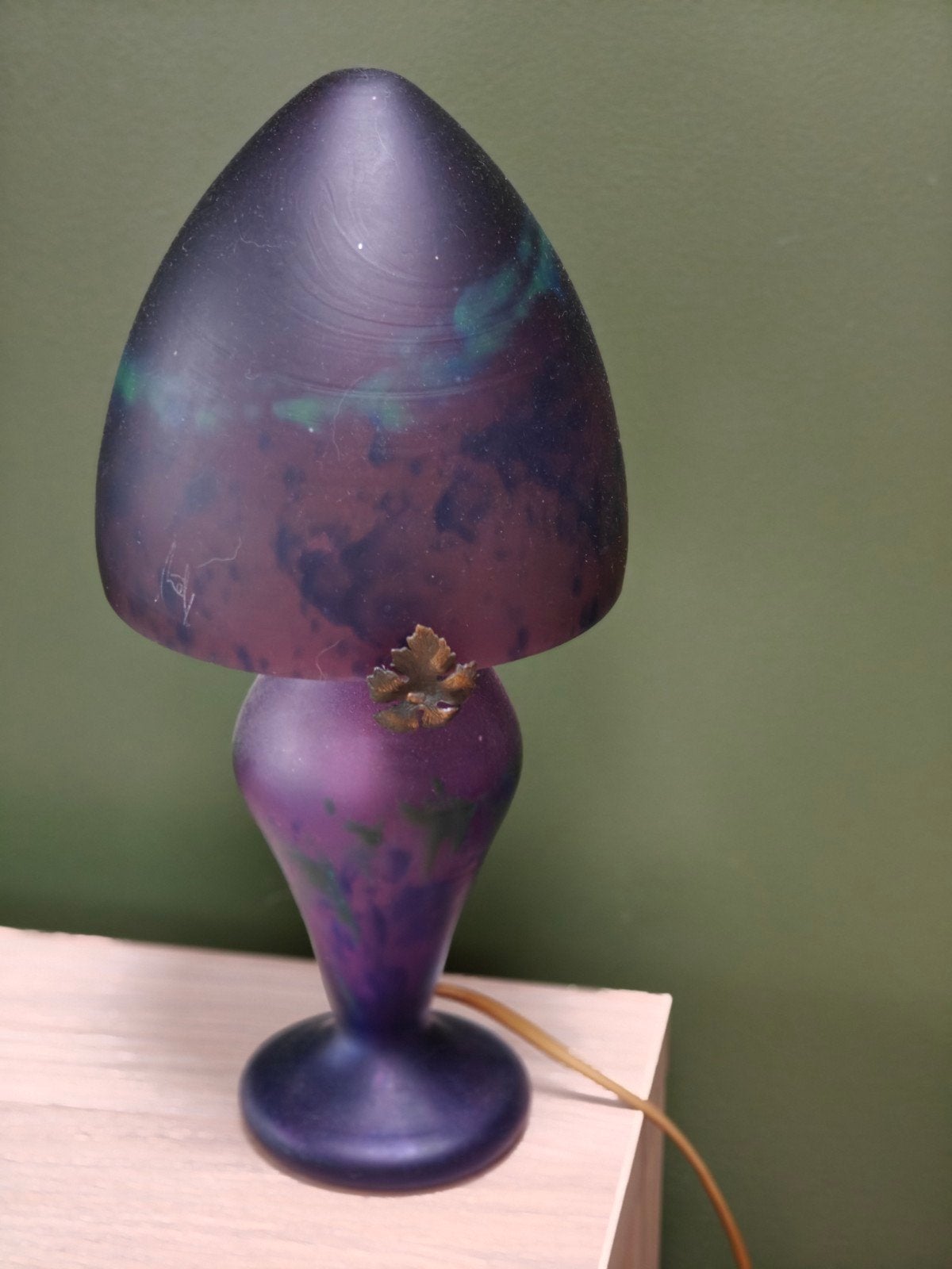 Mushroom lamp, Ophalen